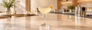 Corpse Reviver #2 med appelsintvist i et coupeglass